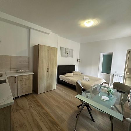 Livada Studio Apartments Brașov Exterior foto