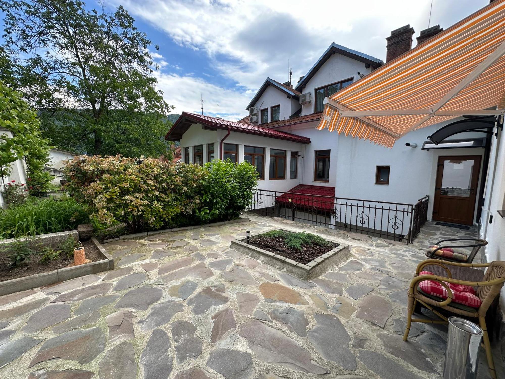 Livada Studio Apartments Brașov Exterior foto